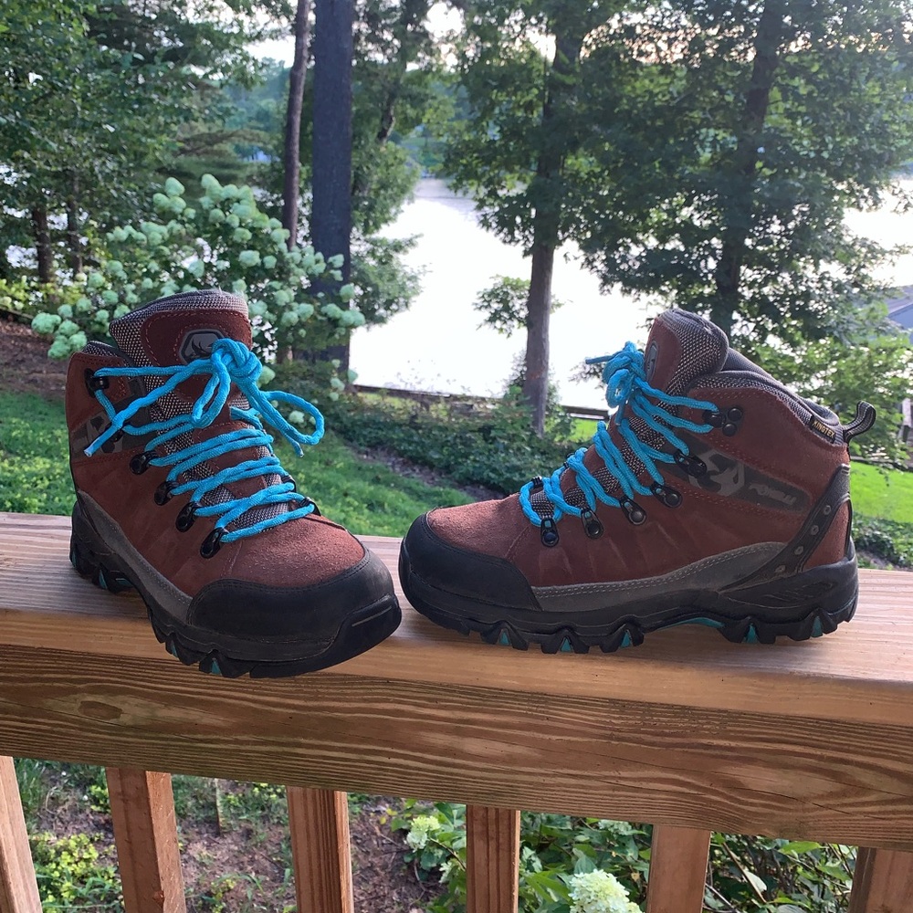 Women's Lace-Up Boots with Blue Laces